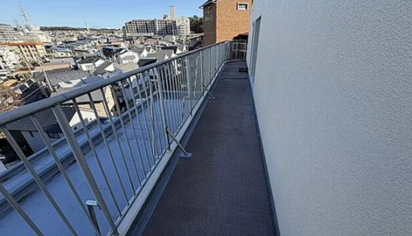 神戸市垂水区清水が丘、マンションのバルコニー画像です