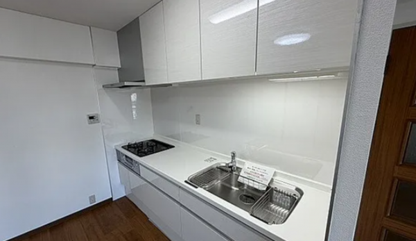 神戸市垂水区清水が丘、マンションのキッチン画像です