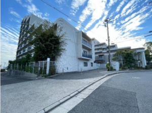 神戸市垂水区五色山、マンションの外観画像です