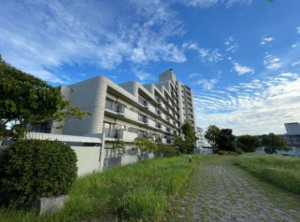 神戸市垂水区五色山、マンションの外観画像です