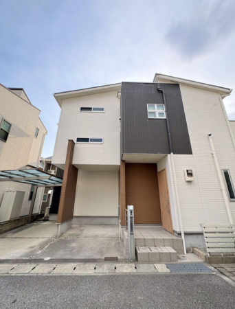 神戸市垂水区山手、中古一戸建ての外観画像です