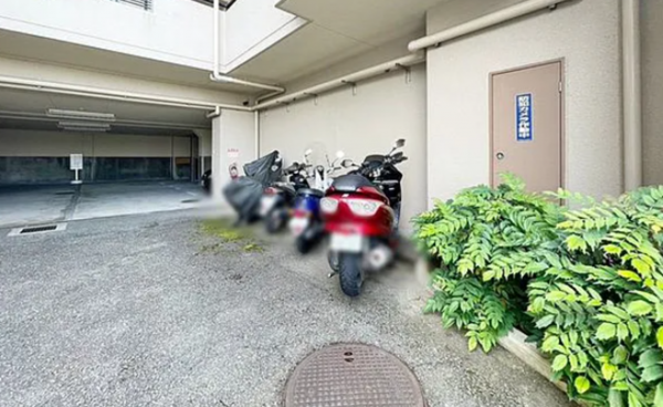 神戸市垂水区美山台、マンションの駐車場画像です