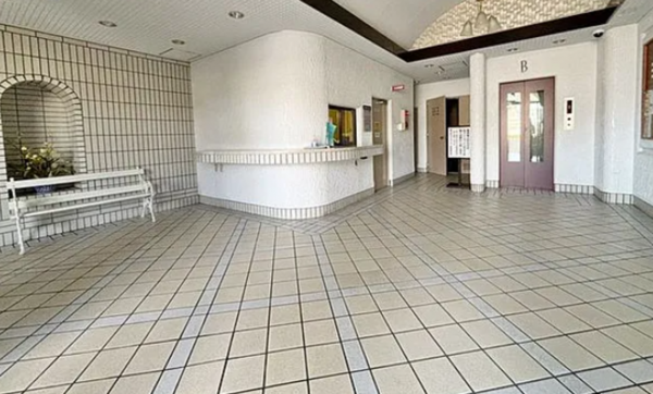 神戸市垂水区美山台、マンションのエントランス画像です