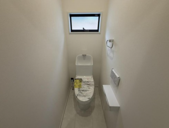 神戸市垂水区狩口台、新築一戸建てのトイレ画像です