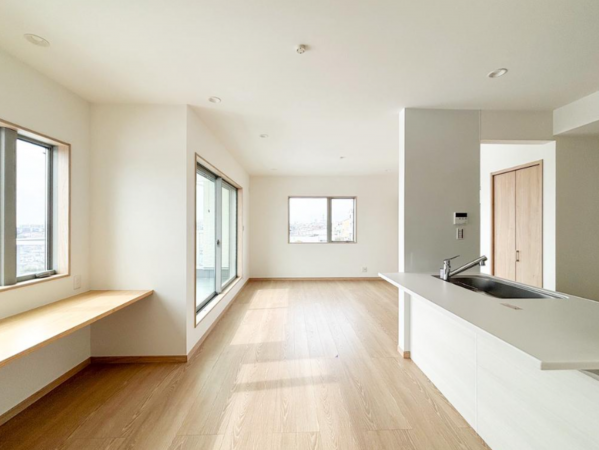 神戸市垂水区西舞子、新築一戸建ての居間画像です