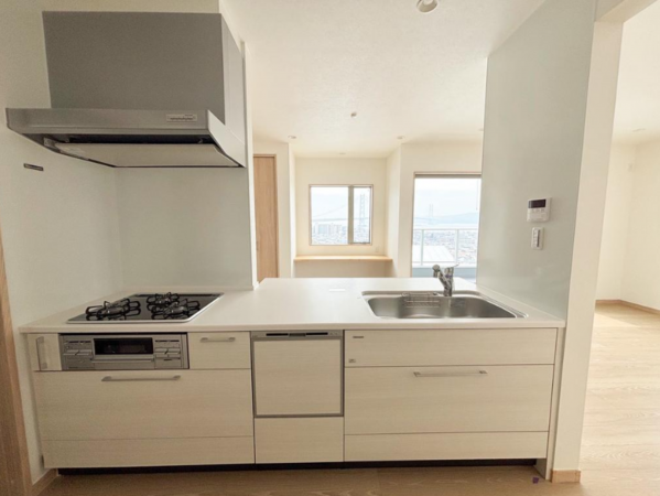 神戸市垂水区西舞子、新築一戸建てのキッチン画像です