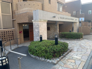 神戸市垂水区霞ケ丘、マンションのエントランス画像です