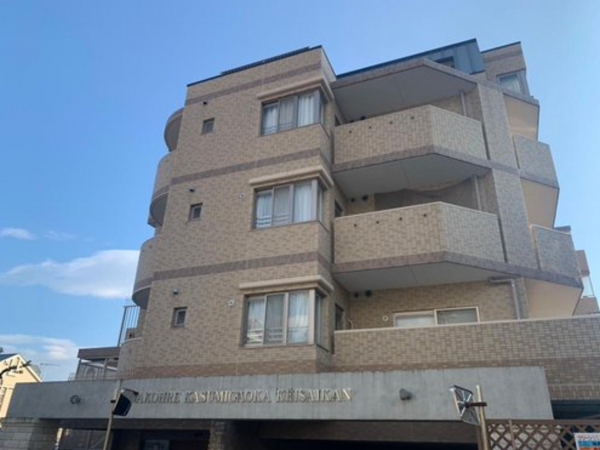 神戸市垂水区霞ケ丘、マンションの外観画像です