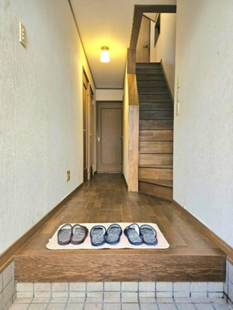 神戸市垂水区舞子坂、中古一戸建ての玄関画像です