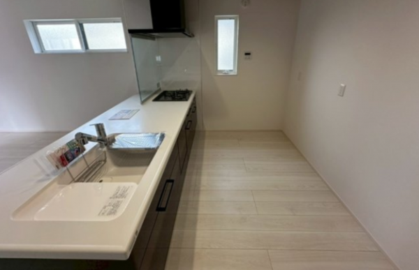 神戸市垂水区塩屋町、新築一戸建てのキッチン画像です