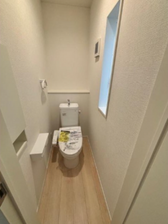 神戸市垂水区清水が丘、新築一戸建てのトイレ画像です