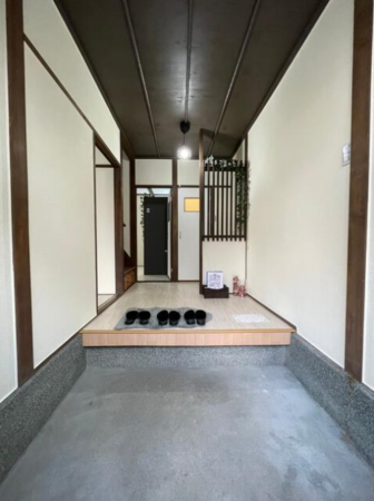 神戸市垂水区上高丸、収益物件/住宅の玄関画像です