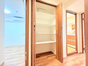 神戸市垂水区青山台、マンションの収納画像です