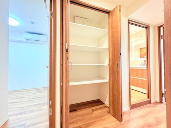神戸市垂水区青山台、マンションの収納画像です