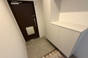 神戸市垂水区五色山、マンションの玄関画像です