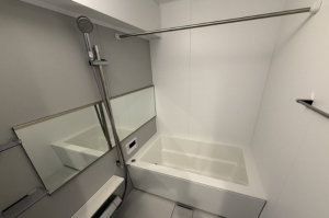 神戸市垂水区五色山、マンションの風呂画像です