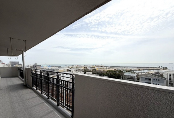 神戸市垂水区五色山、マンションのバルコニー画像です