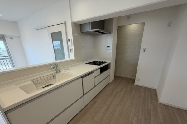 神戸市垂水区五色山、マンションのキッチン画像です