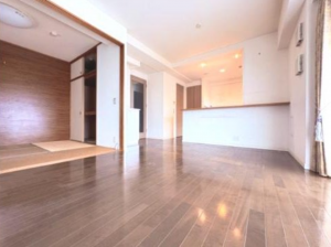 神戸市垂水区五色山、マンションの内装画像です