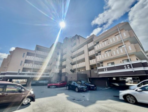 神戸市垂水区高丸、マンションの外観画像です