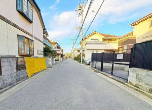 神戸市垂水区星陵台、新築一戸建ての前面道路を含む現地写真画像です