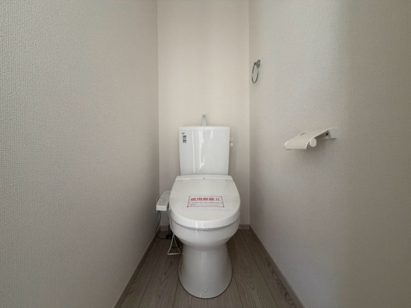 神戸市垂水区山手、新築一戸建てのトイレ画像です
