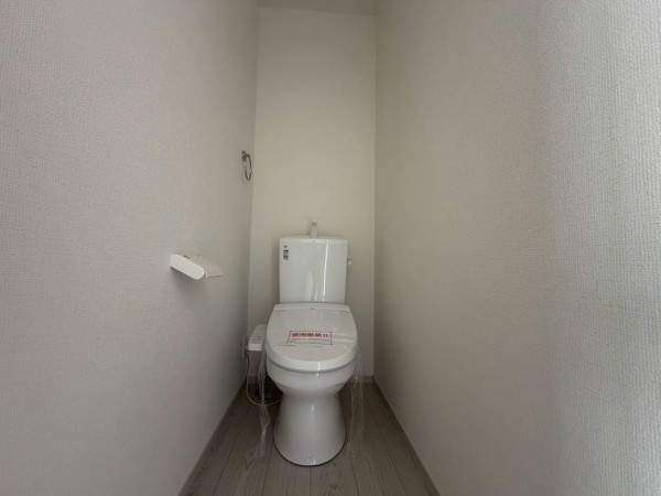 神戸市垂水区山手、新築一戸建てのトイレ画像です