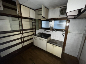 神戸市垂水区星陵台、中古一戸建てのキッチン画像です