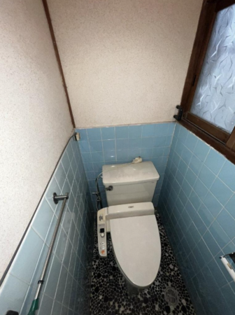 神戸市垂水区星陵台、中古一戸建てのトイレ画像です