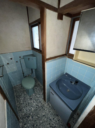 神戸市垂水区星陵台、中古一戸建ての洗面画像です