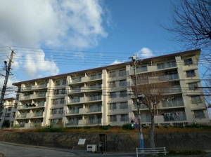 神戸市垂水区狩口台、マンションの外観画像です