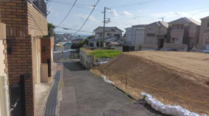 神戸市垂水区高丸、土地の前面道路を含む現地写真画像です