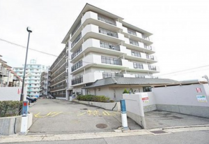 神戸市垂水区五色山、マンションの外観画像です
