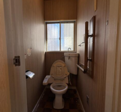 神戸市垂水区舞子坂、中古一戸建てのトイレ画像です