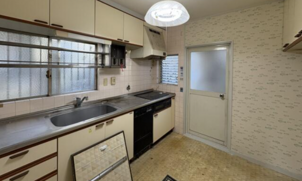 神戸市垂水区舞子坂、中古一戸建てのキッチン画像です