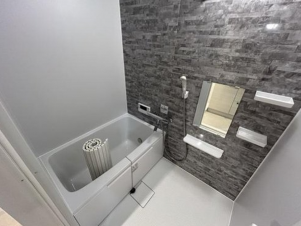 神戸市垂水区舞子坂、マンションの風呂画像です