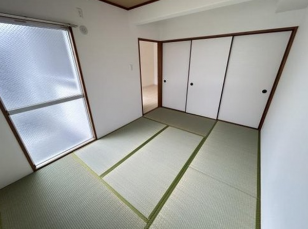 神戸市垂水区舞子坂、マンションの居間画像です