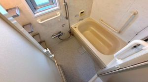 神戸市垂水区高丸、マンションの風呂画像です