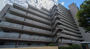 神戸市垂水区青山台、マンションの外観画像です