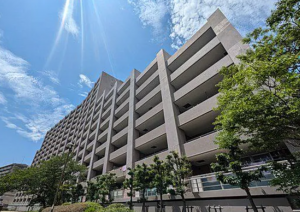 神戸市垂水区青山台、マンションの外観画像です