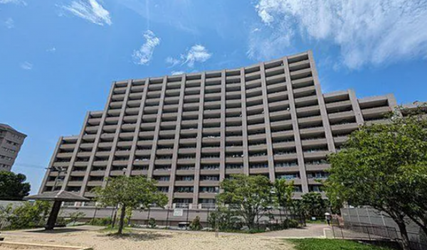 神戸市垂水区青山台、マンションの外観画像です