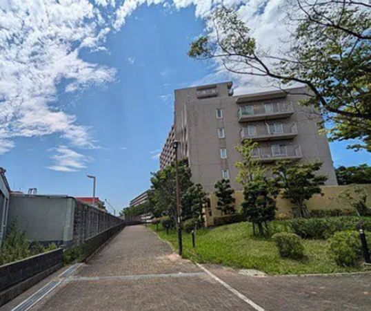 神戸市垂水区青山台、マンションの外観画像です