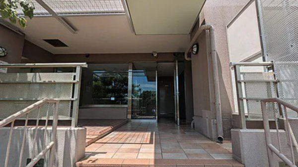 神戸市垂水区青山台、マンションのエントランス画像です