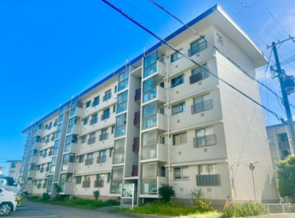 神戸市垂水区狩口台、マンションの外観画像です