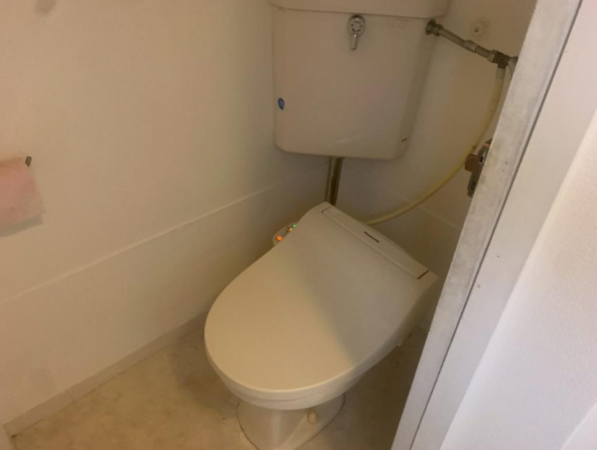 神戸市垂水区大町、収益物件/住宅のトイレ画像です