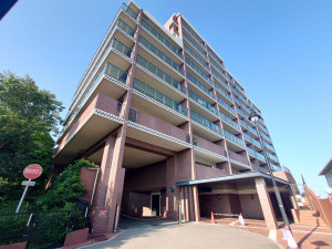 神戸市垂水区旭が丘、マンションの外観画像です