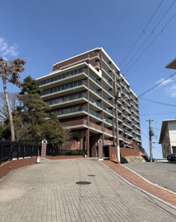 神戸市垂水区旭が丘、マンションの外観画像です