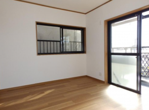 神戸市垂水区王居殿、中古一戸建ての居間画像です