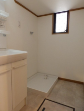 神戸市垂水区王居殿、中古一戸建ての洗面画像です