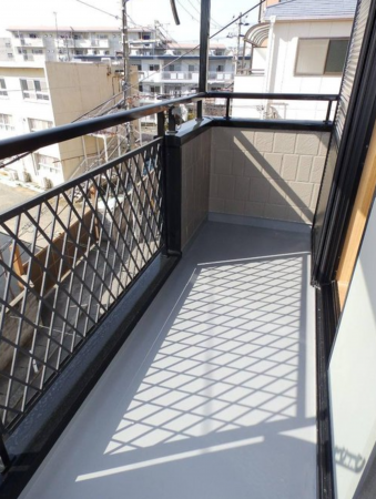 神戸市垂水区王居殿、中古一戸建てのバルコニー画像です